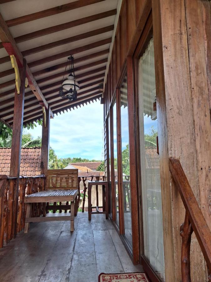 Diana'S Homestay Banyuwangi  Buitenkant foto