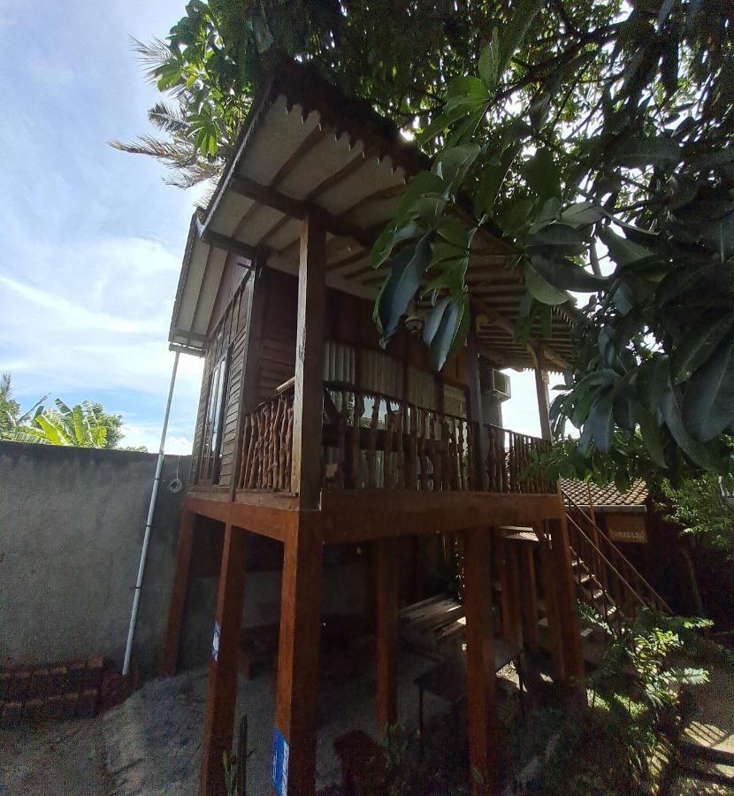 Diana'S Homestay Banyuwangi  Buitenkant foto