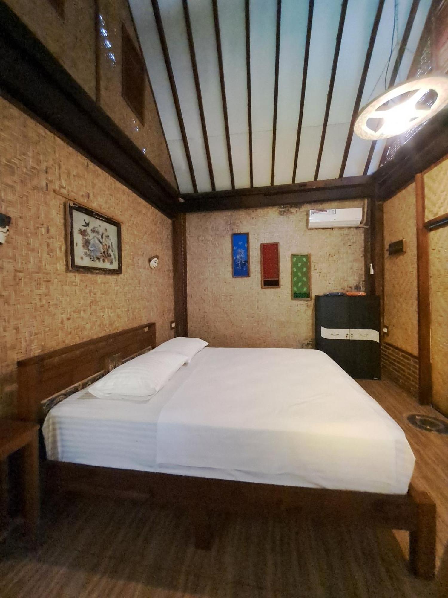 Diana'S Homestay Banyuwangi  Buitenkant foto