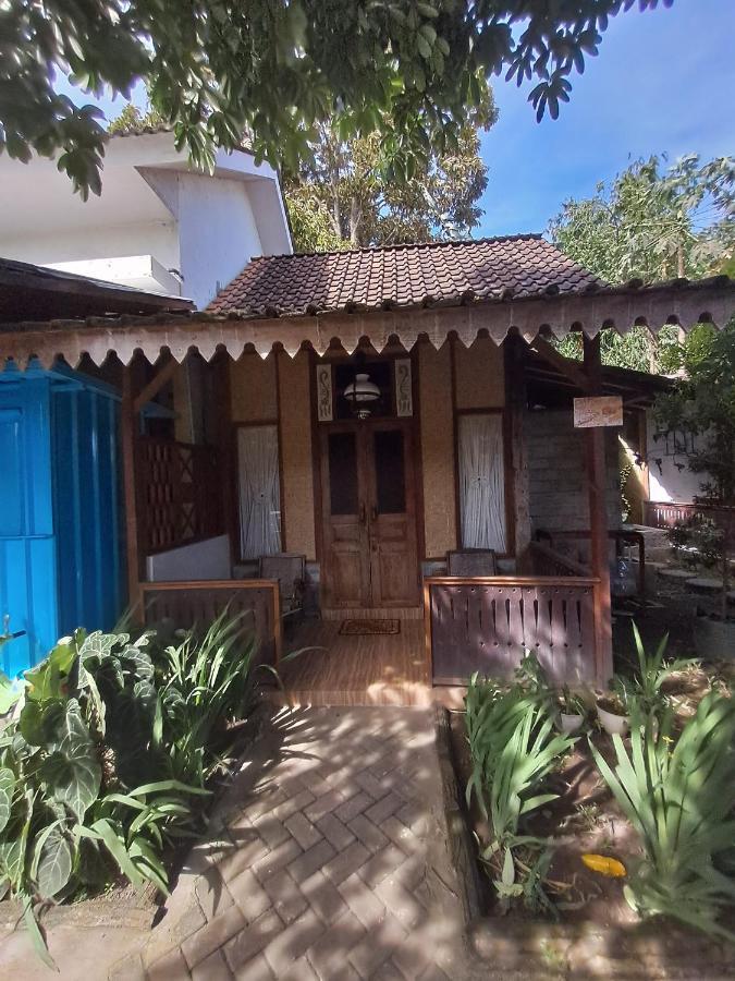 Diana'S Homestay Banyuwangi  Buitenkant foto