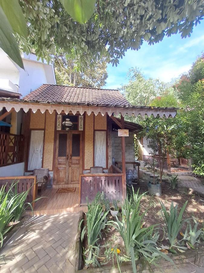 Diana'S Homestay Banyuwangi  Buitenkant foto