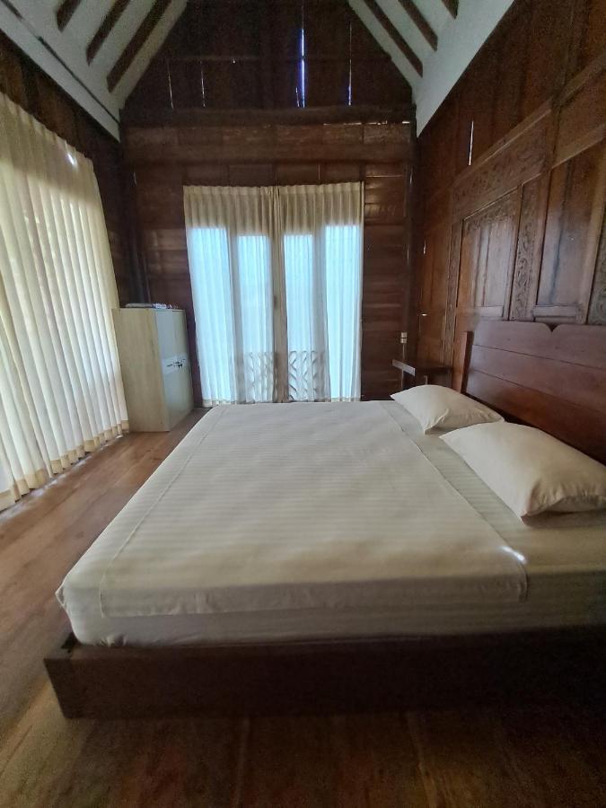 Diana'S Homestay Banyuwangi  Buitenkant foto