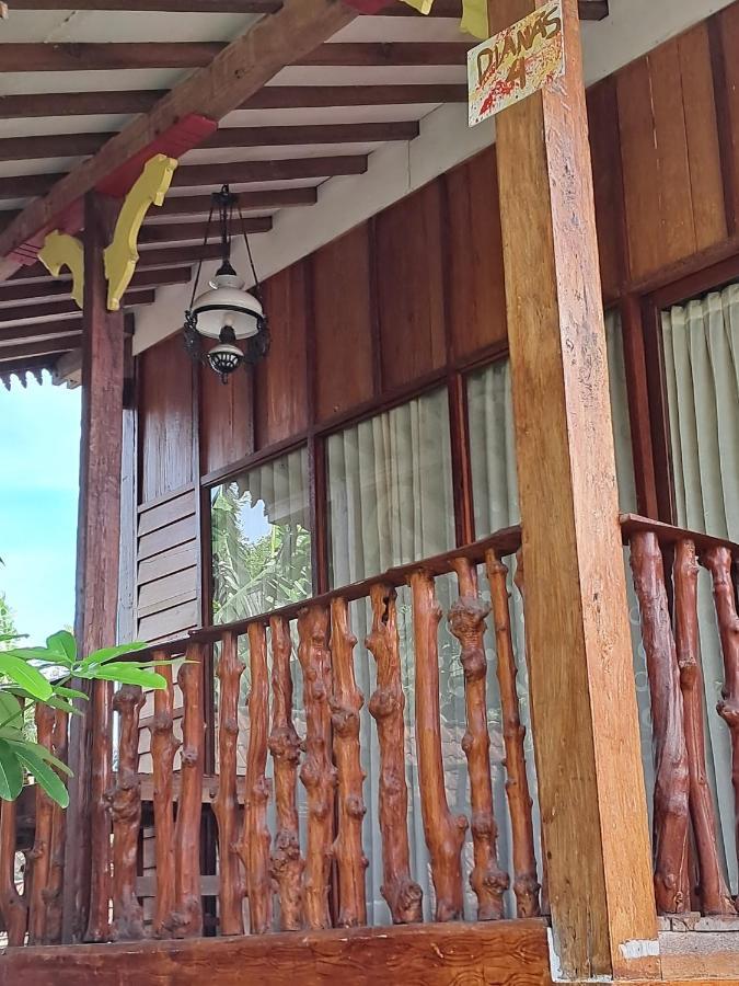 Diana'S Homestay Banyuwangi  Buitenkant foto