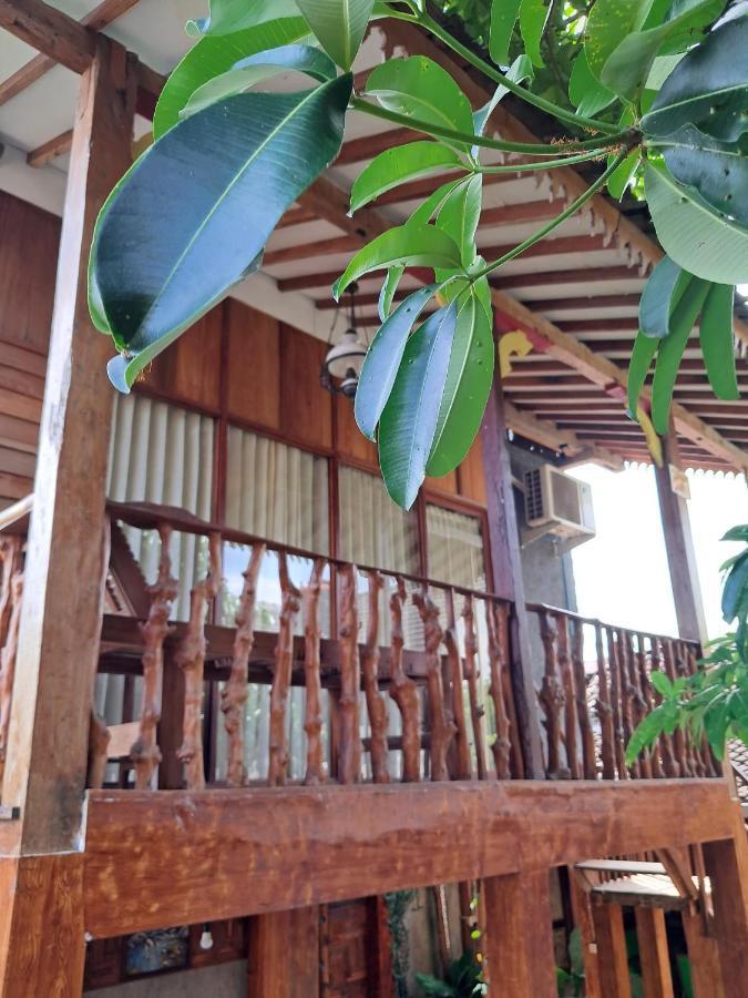 Diana'S Homestay Banyuwangi  Buitenkant foto