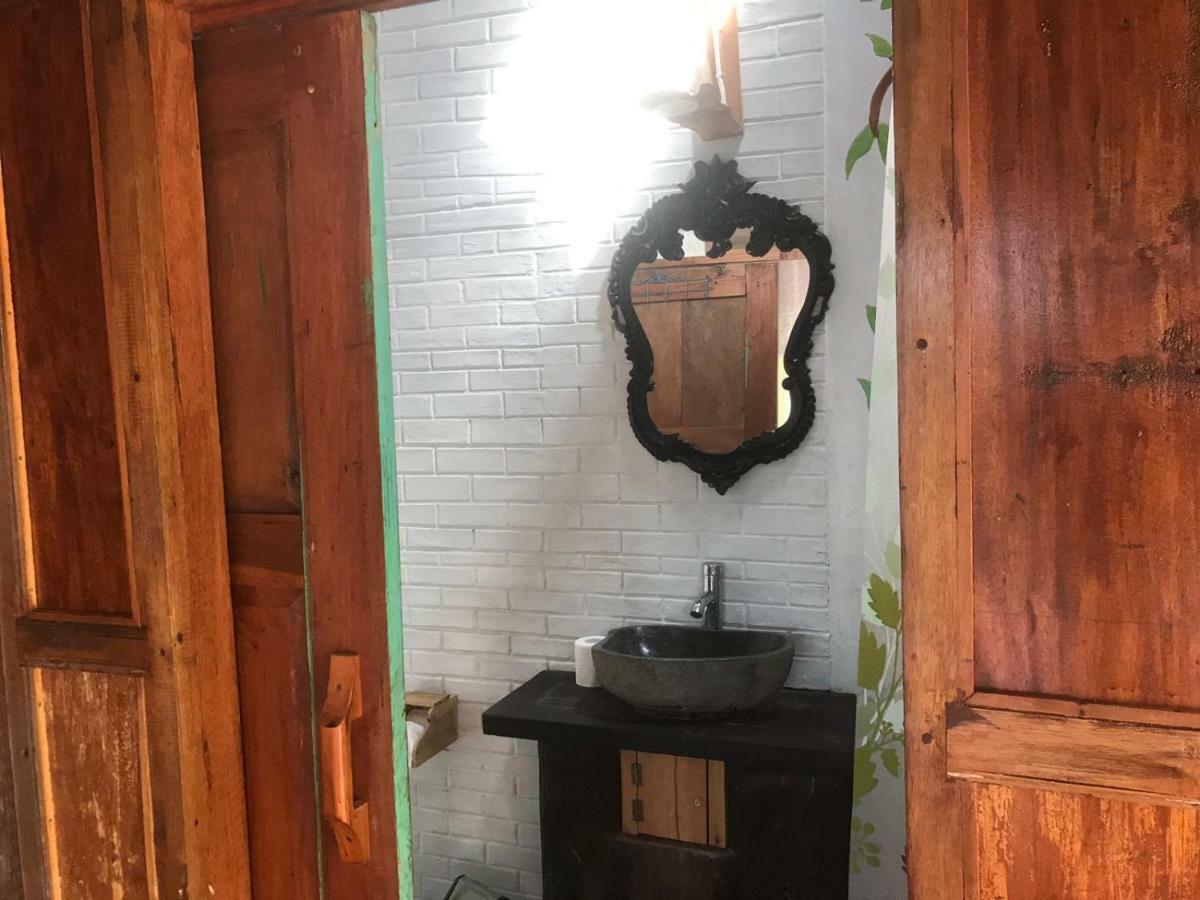 Diana'S Homestay Banyuwangi  Buitenkant foto