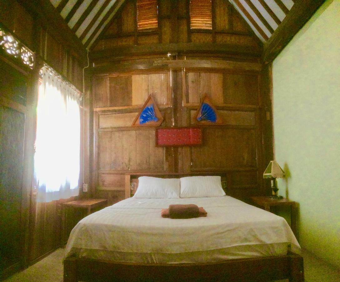 Diana'S Homestay Banyuwangi  Buitenkant foto